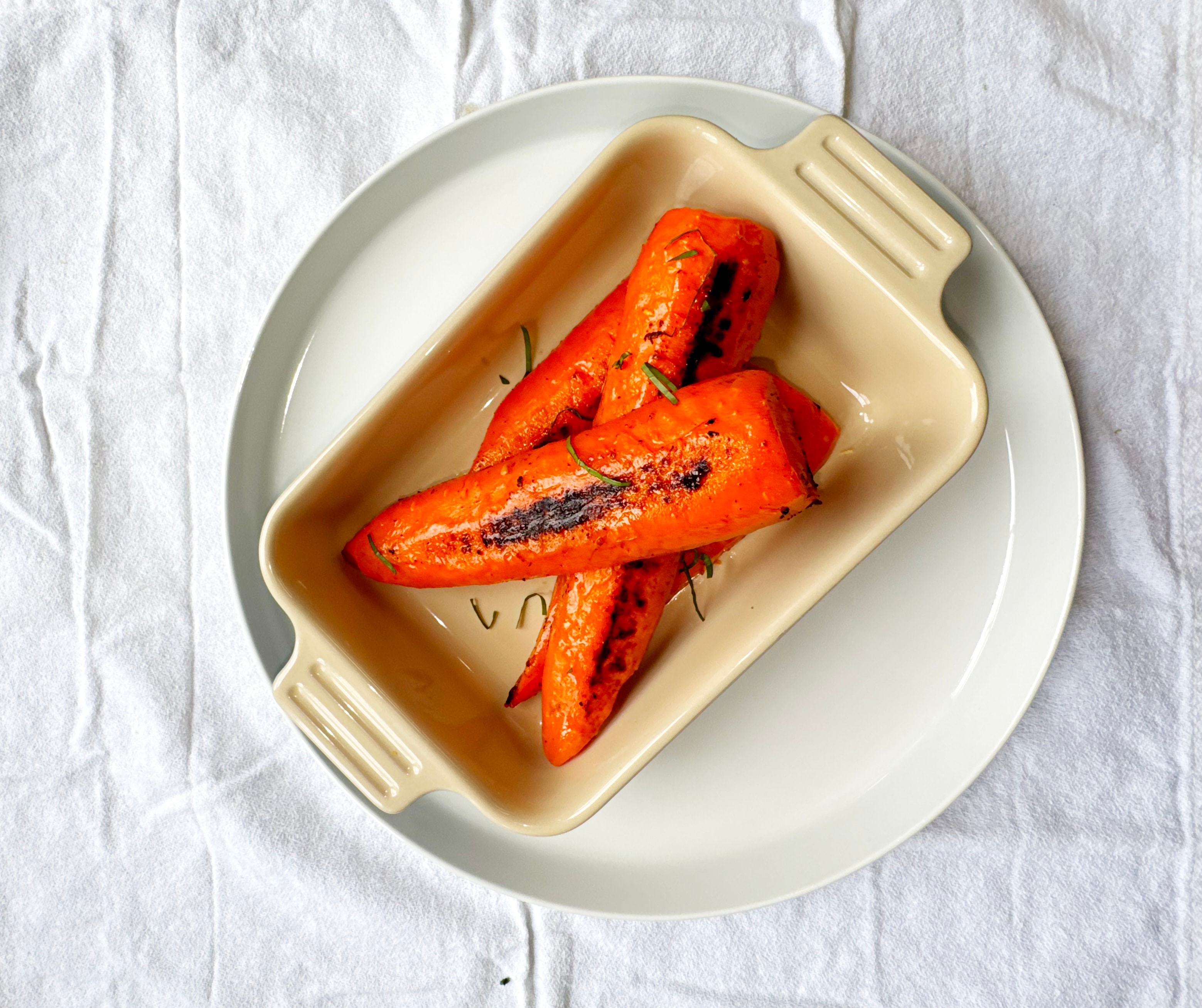 Whole roasted carrots with herbs